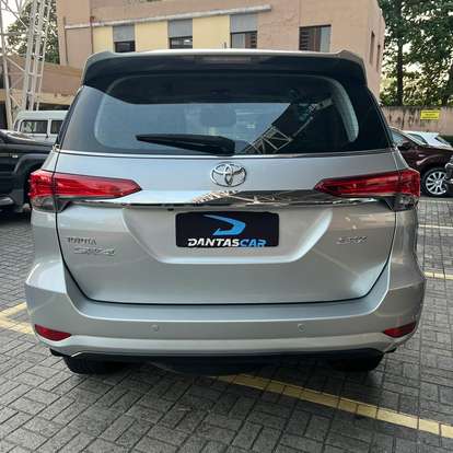 TOYOTA-HILUX SW4-2016