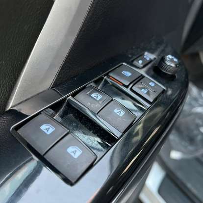 TOYOTA-HILUX SW4-2016