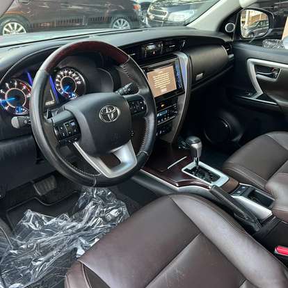 TOYOTA-HILUX SW4-2016