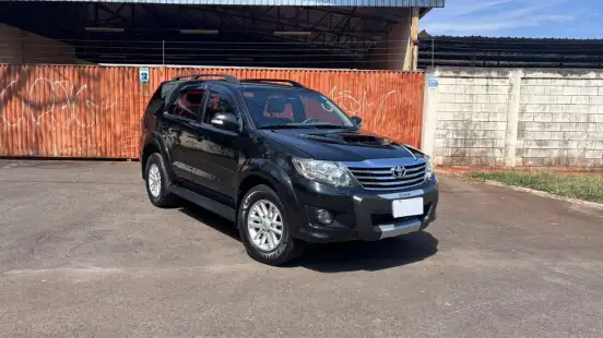 TOYOTA-HILUX SW4-2013