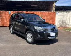 TOYOTA HILUX SW4 3.0 SRV 4X4 16V TURBO INTERCOOLER DIESEL 4P AUTOMÁTICO TOYOTA HILUX SW4 3.0 SRV 4X4 16V TURBO INTERCOOLER DIESEL 4P AUTOMÁTICO