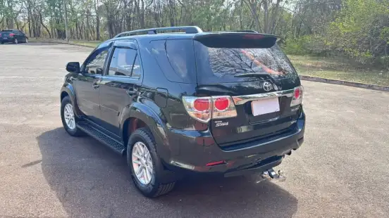 TOYOTA-HILUX SW4-2013