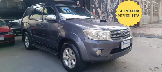 TOYOTA HILUX SW4 3.0 SRV 4X4 7 LUGARES 16V TURBO INTERCOOLER DIESEL 4P AUTOMÁTICO