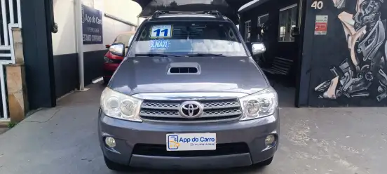 TOYOTA-HILUX SW4-2011