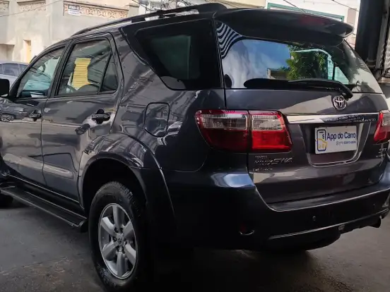 TOYOTA-HILUX SW4-3.0 SRV 4X4 7 LUGARES 16V TURBO INTERCOOLER DIESEL 4P AUTOMÁTICO TOYOTA-HILUX SW4-2011