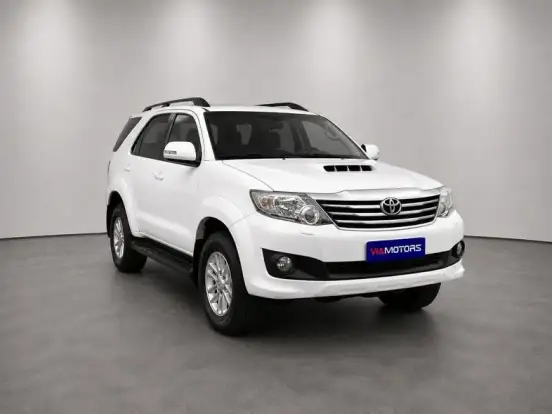TOYOTA-HILUX SW4-3.0 SRV 4X4 7 LUGARES 16V TURBO INTERCOOLER DIESEL 4P AUTOMÁTICO TOYOTA-HILUX SW4-2015