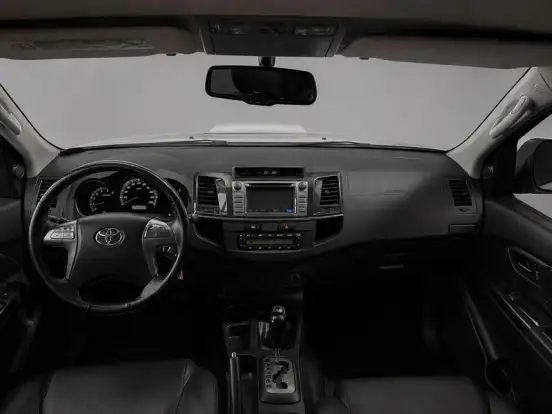 TOYOTA-HILUX SW4-2015