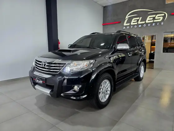 TOYOTA HILUX SW4 3.0 SRV 4X4 7 LUGARES 16V TURBO INTERCOOLER DIESEL 4P AUTOMÁTICO
