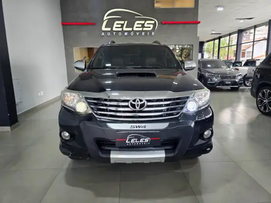 TOYOTA-HILUX SW4-3.0 SRV 4X4 7 LUGARES 16V TURBO INTERCOOLER DIESEL 4P AUTOMÁTICO TOYOTA-HILUX SW4-2014