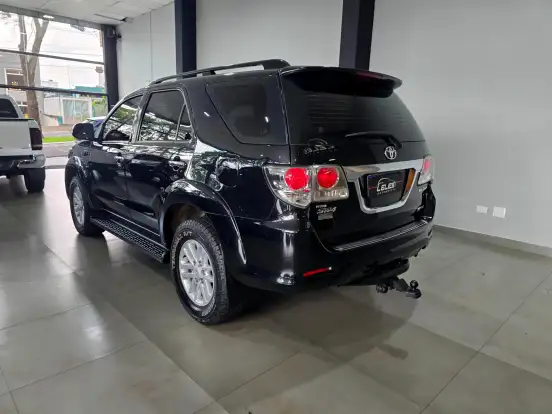 TOYOTA-HILUX SW4-3.0 SRV 4X4 7 LUGARES 16V TURBO INTERCOOLER DIESEL 4P AUTOMÁTICO TOYOTA-HILUX SW4-2014