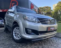 TOYOTA HILUX SW4 3.0 SR 4X4 16V TURBO INTERCOOLER DIESEL 4P AUTOMÁTICO TOYOTA HILUX SW4 3.0 SR 4X4 16V TURBO INTERCOOLER DIESEL 4P AUTOMÁTICO