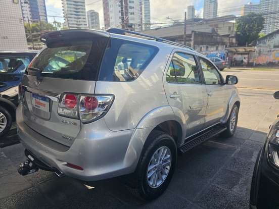 TOYOTA-HILUX SW4-2012