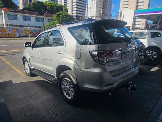 TOYOTA-HILUX SW4-2012