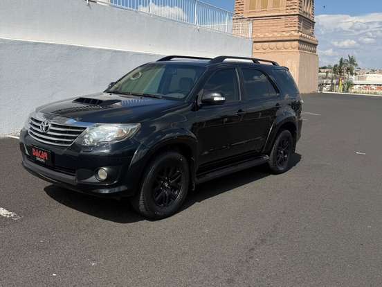 TOYOTA-HILUX SW4-3.0 SRV 4X4 7 LUGARES 16V TURBO INTERCOOLER DIESEL 4P AUTOMÁTICO TOYOTA-HILUX SW4-2012
