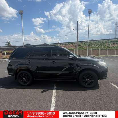 TOYOTA-HILUX SW4-2012