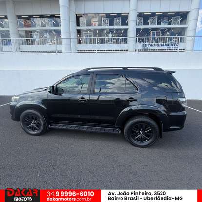 TOYOTA-HILUX SW4-2012