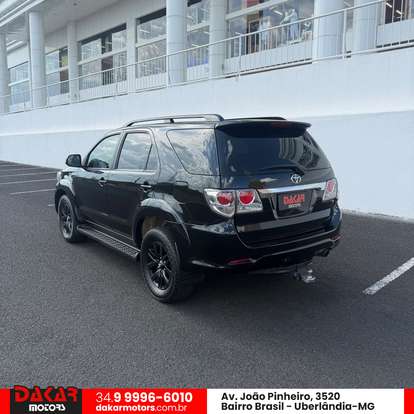 TOYOTA-HILUX SW4-2012