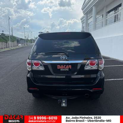 TOYOTA-HILUX SW4-2012