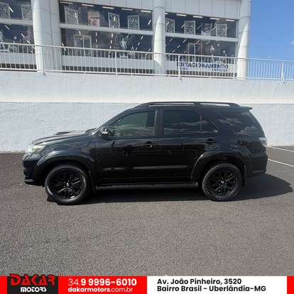 TOYOTA-HILUX SW4-2012