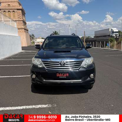 TOYOTA-HILUX SW4-2012