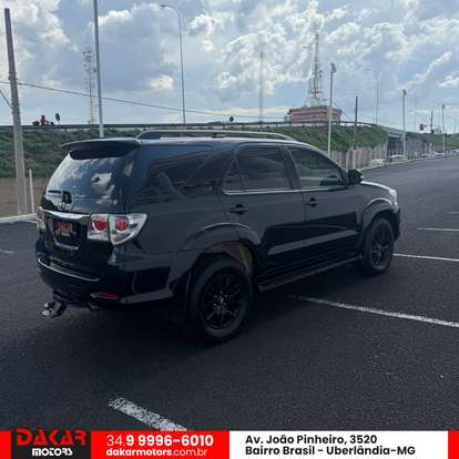 TOYOTA-HILUX SW4-2012