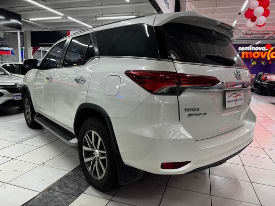 TOYOTA-HILUX SW4-4.0 SRX 4X4 7 LUGARES V6 24V GASOLINA 4P AUTOMÁTICO TOYOTA-HILUX SW4-2016