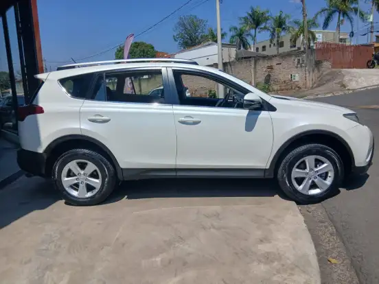 TOYOTA-RAV4-2.0 4X2 16V GASOLINA 4P AUTOMÁTICO TOYOTA-RAV4-2013