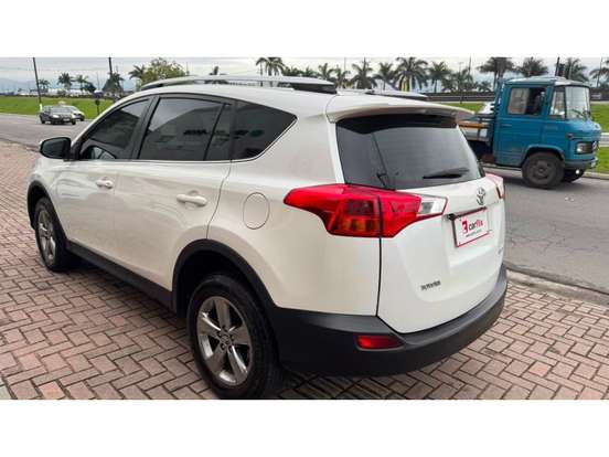 TOYOTA-RAV4-2015