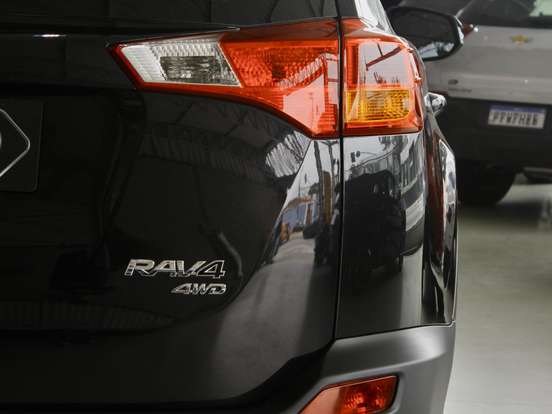 TOYOTA-RAV4-2.0 4X4 16V GASOLINA 4P AUTOMÁTICO TOYOTA-RAV4-2014