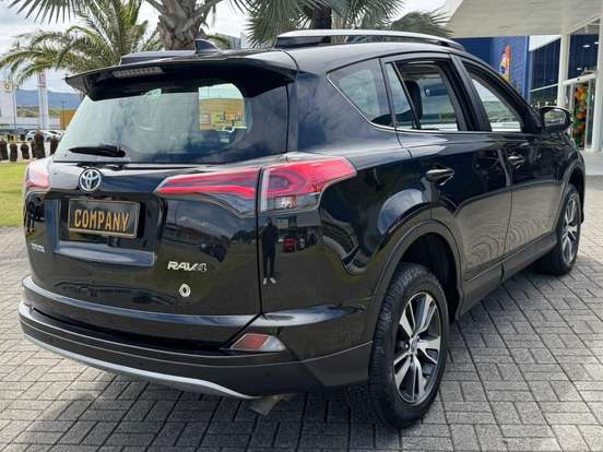 TOYOTA-RAV4-2017