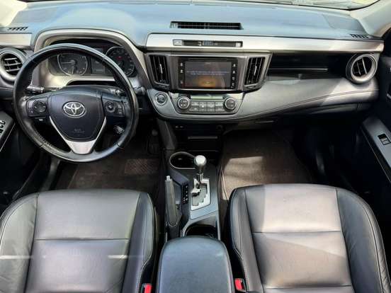 TOYOTA-RAV4-2017