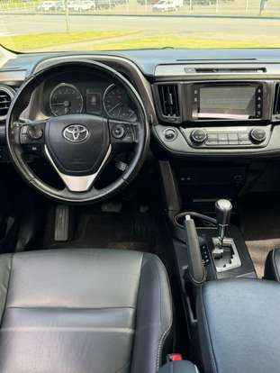 TOYOTA-RAV4-2017