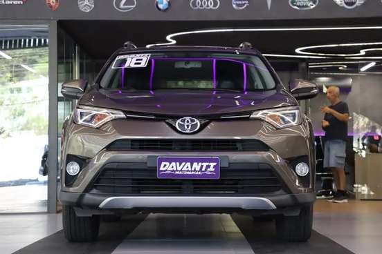 TOYOTA-RAV4-2018