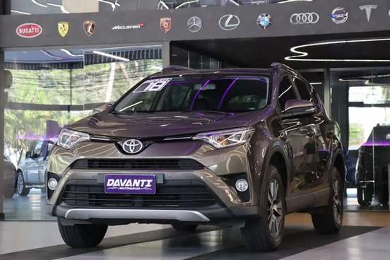 TOYOTA-RAV4-2018
