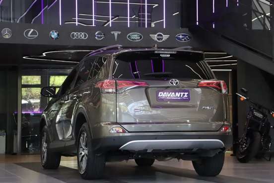 TOYOTA-RAV4-2018
