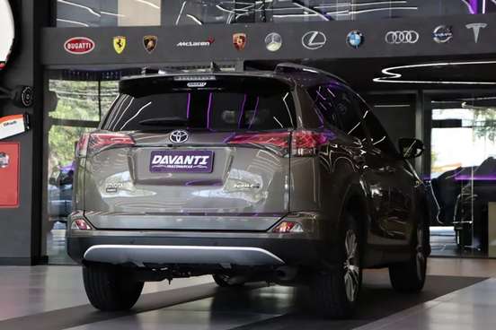 TOYOTA-RAV4-2018