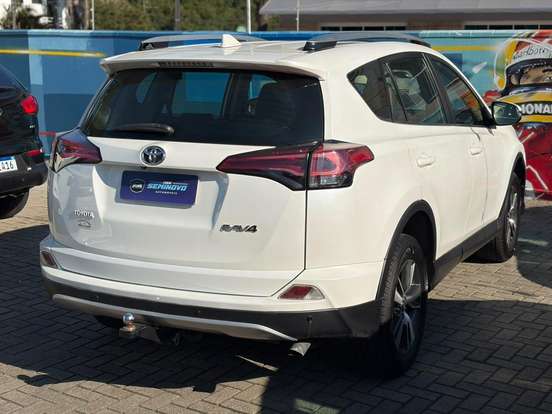 TOYOTA-RAV4-2018