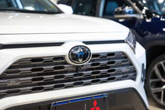 TOYOTA-RAV4-2025