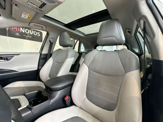 TOYOTA-RAV4-2024