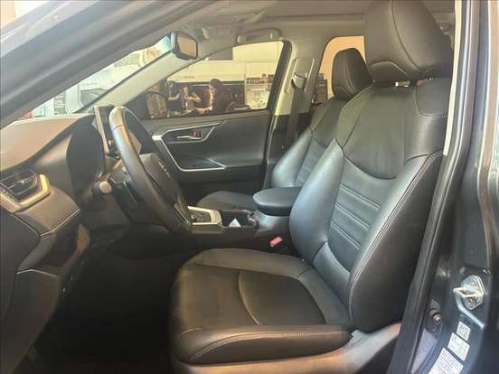 TOYOTA-RAV4-2024