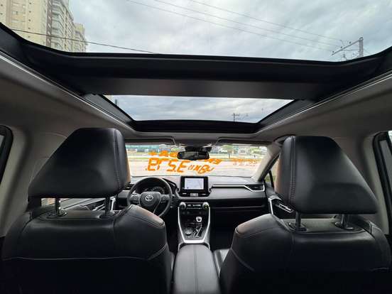 TOYOTA-RAV4-2023