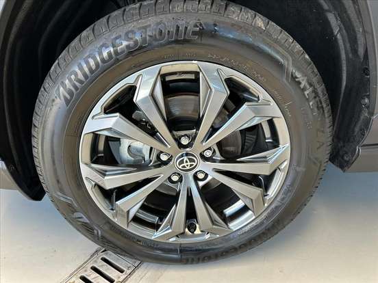 TOYOTA-RAV4-2025