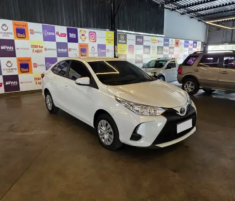 TOYOTA-YARIS-2022