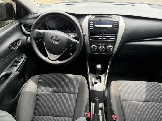 TOYOTA-YARIS-2020