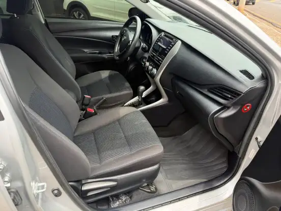 TOYOTA-YARIS-2020