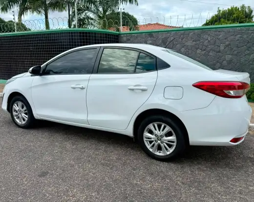 TOYOTA-YARIS-2018
