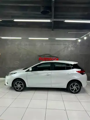 TOYOTA-YARIS-2023