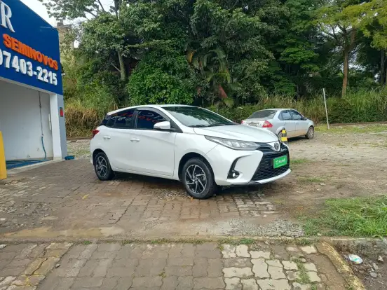 TOYOTA-YARIS-2023
