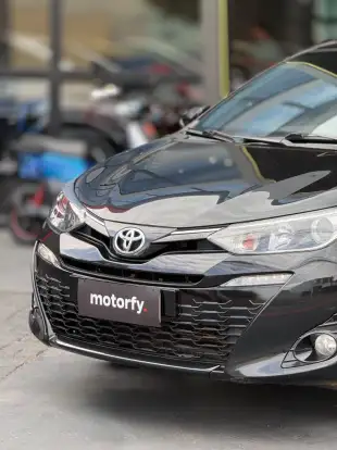 TOYOTA-YARIS-2018