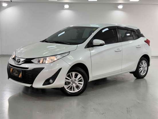 TOYOTA-YARIS-2019